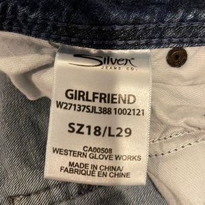 Silver Brand Girlfriend Jeans. Gently worn.
